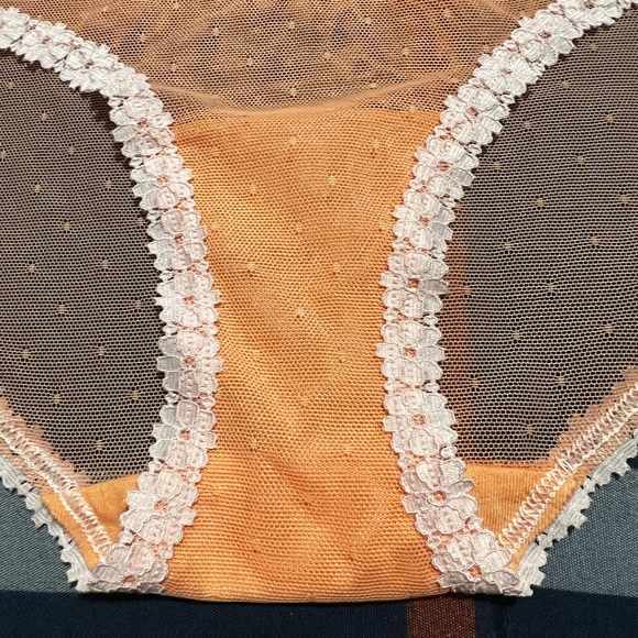 VS Lace Hiphugger Panty - Picture 3 of 7